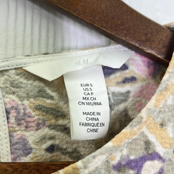 H&M - Purple & Pink Floral Cream Long Sleeve Crew Neck Crop Blouse Size Small - Picture 8 of 11